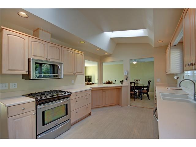 894 Candlelight Pl, La Jolla, CA 92037 photo 5
