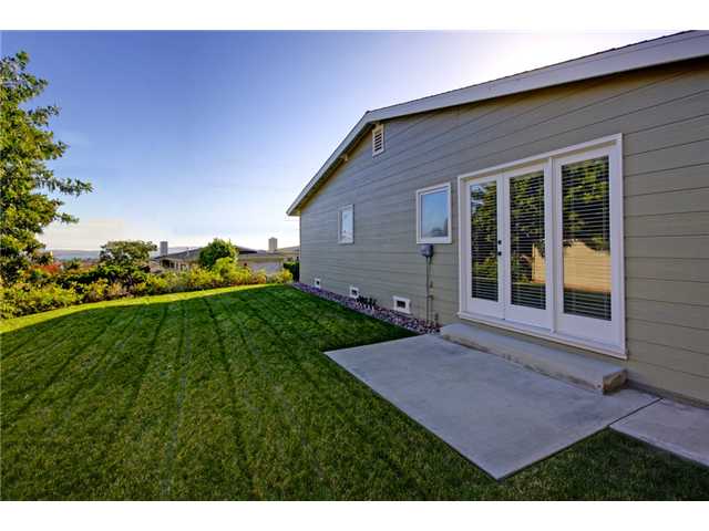 894 Candlelight Pl, La Jolla, CA 92037 photo 4