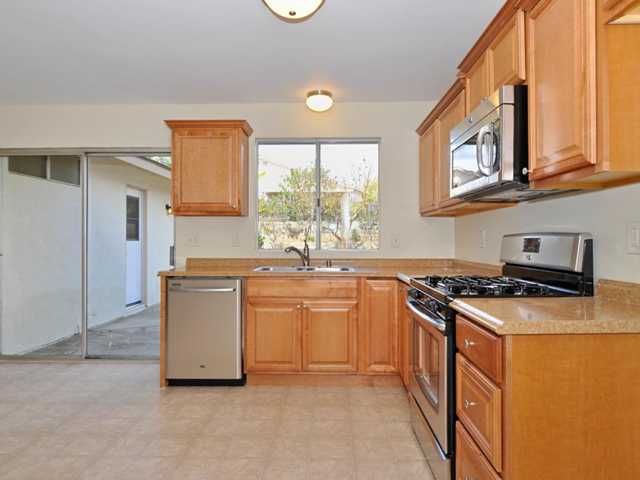515 Sancado Ter, Fallbrook, CA 92028 photo 3