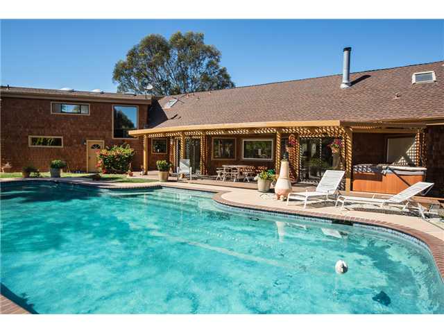 3556 Copper Crest Rd, Encinitas, CA 92024 photo 2