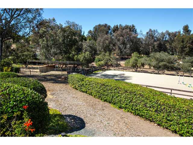 3556 Copper Crest Rd, Encinitas, CA 92024 photo 3