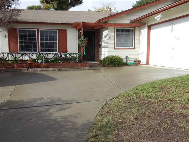 2919 Thunder Dr, Oceanside, CA 92056 photo 2