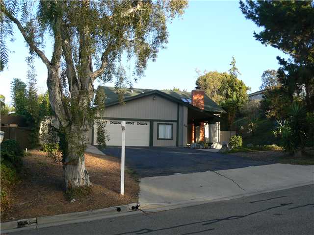 818 Centennial Dr, Vista, CA 92081 photo 1