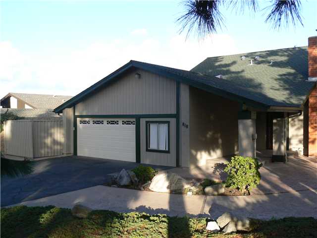 818 Centennial Dr, Vista, CA 92081 photo 3