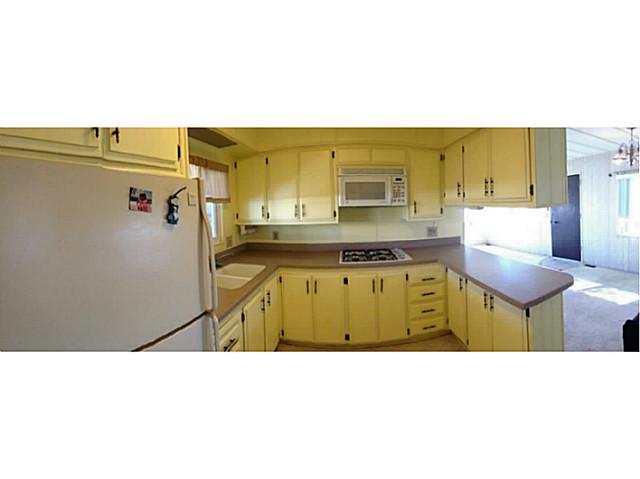 290 Robin Ln, Oceanside, CA 92057 photo 2