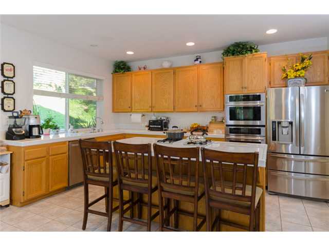 1178 Honeysuckle Way, Escondido, CA 92026 photo 2