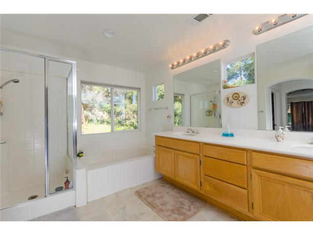 1178 Honeysuckle Way, Escondido, CA 92026 photo 10