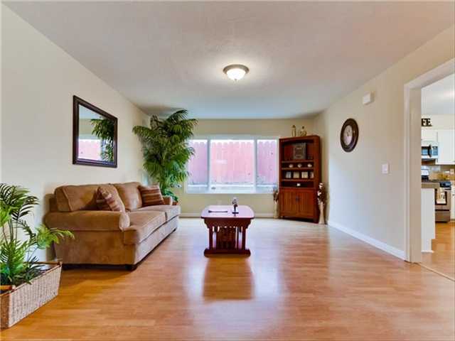 632 Lynnette Cir, Vista, CA 92084 photo 2