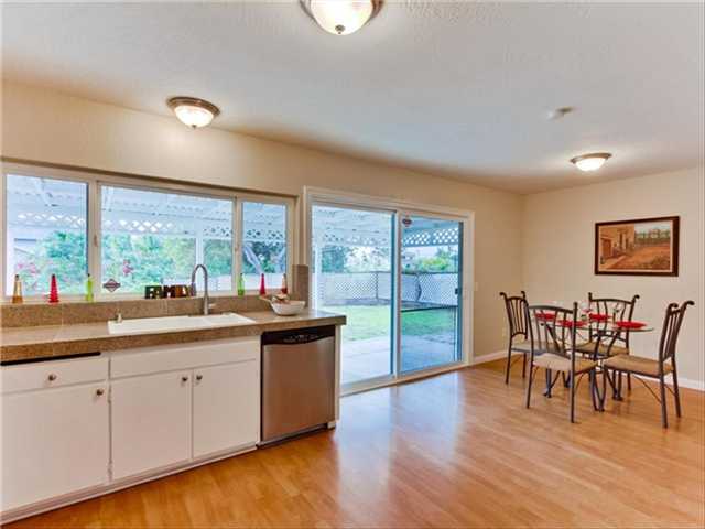 632 Lynnette Cir, Vista, CA 92084 photo 8