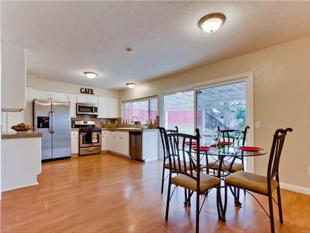 632 Lynnette Cir, Vista, CA 92084 photo 5
