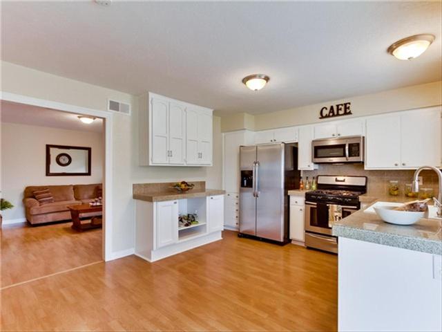 632 Lynnette Cir, Vista, CA 92084 photo 6