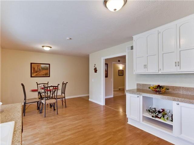 632 Lynnette Cir, Vista, CA 92084 photo 9