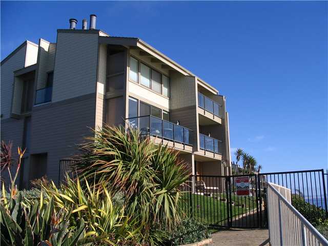 385 W I St, Encinitas, CA 92024 photo 2