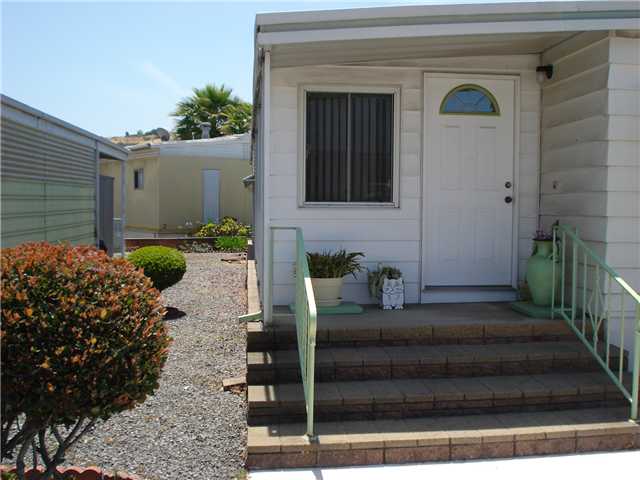 35 Chico Ln, Oceanside, CA 92058 photo 2