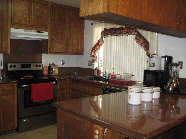 10559 Moorpark St, Spring Valley, CA 91978 photo 4