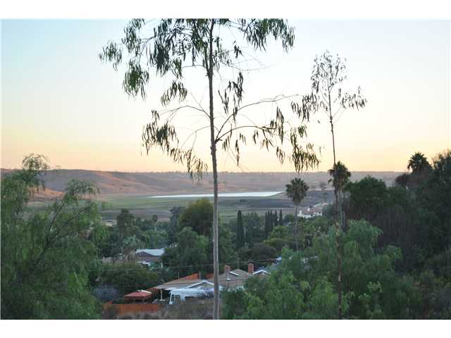 2724 Lake Pointe Dr, Spring Valley, CA 91977 photo 18