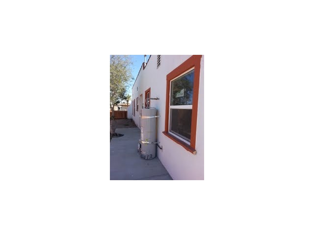338 12th St, El Centro, CA 92243 photo 4