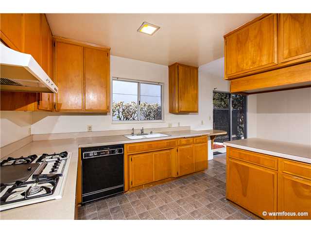 1600 Mountain View Ave, Oceanside, CA 92054 photo 9