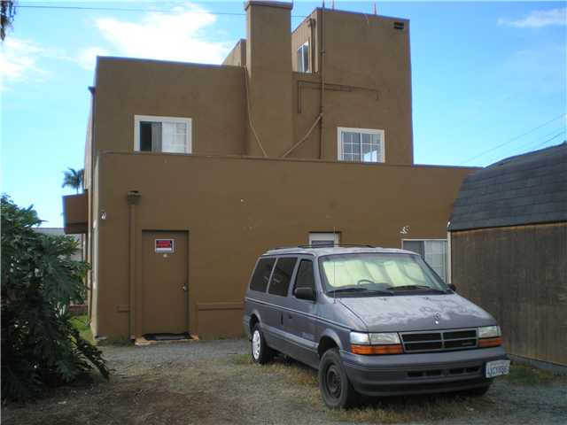 631 E 2nd St, National City, CA 91950 photo 4