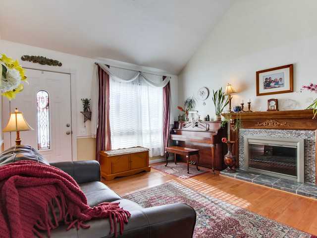10524 Greenford Dr, San Diego, CA 92126 photo 3