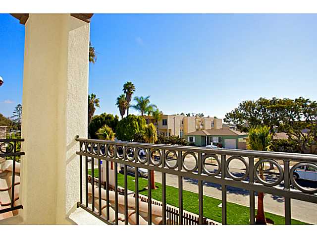 1342 Thomas St, San Diego, CA 92109 photo 21
