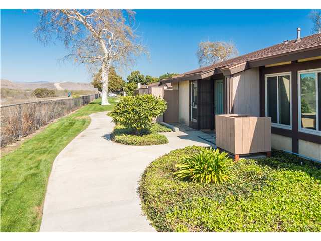 470 Parkside Dr, Oceanside, CA 92058 photo 1