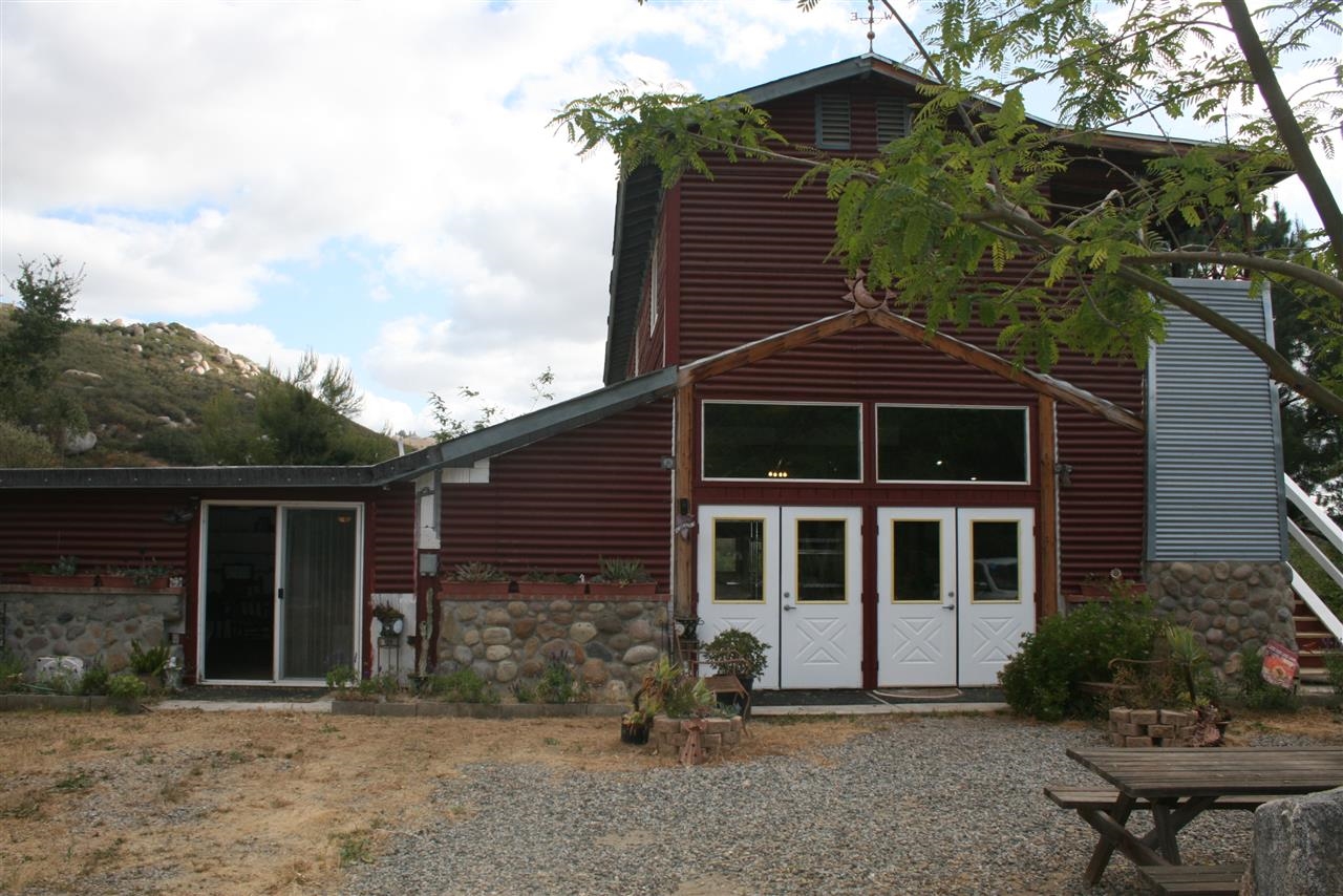 1646 Peutz Vly, Alpine, CA 91901 photo 2