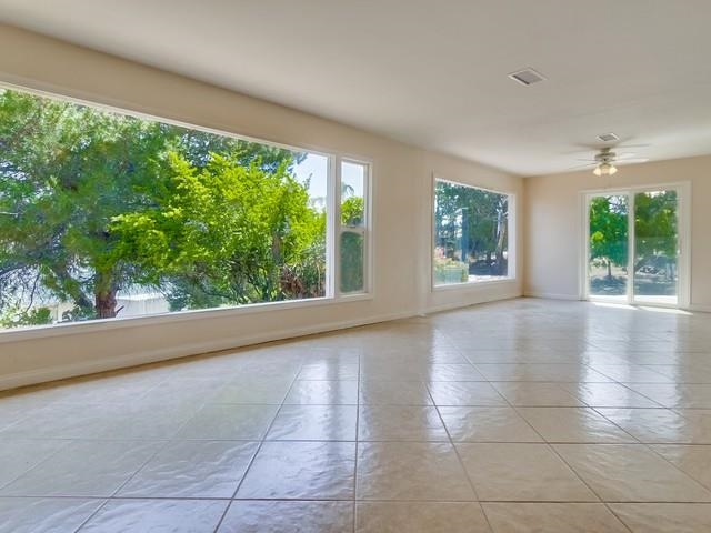 588 Lynnette Cir, Vista, CA 92084 photo 1