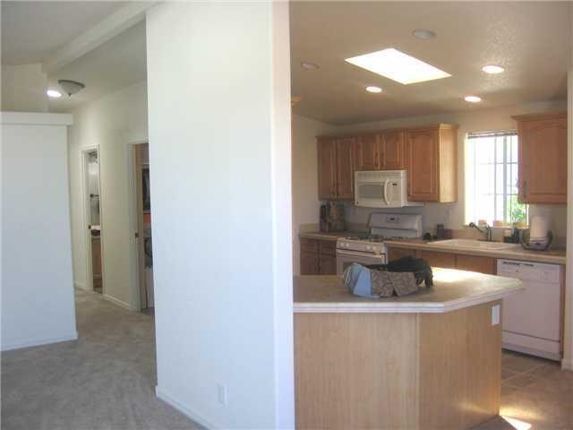 102 Pheasant Ln, Oceanside, CA 92057 photo 4