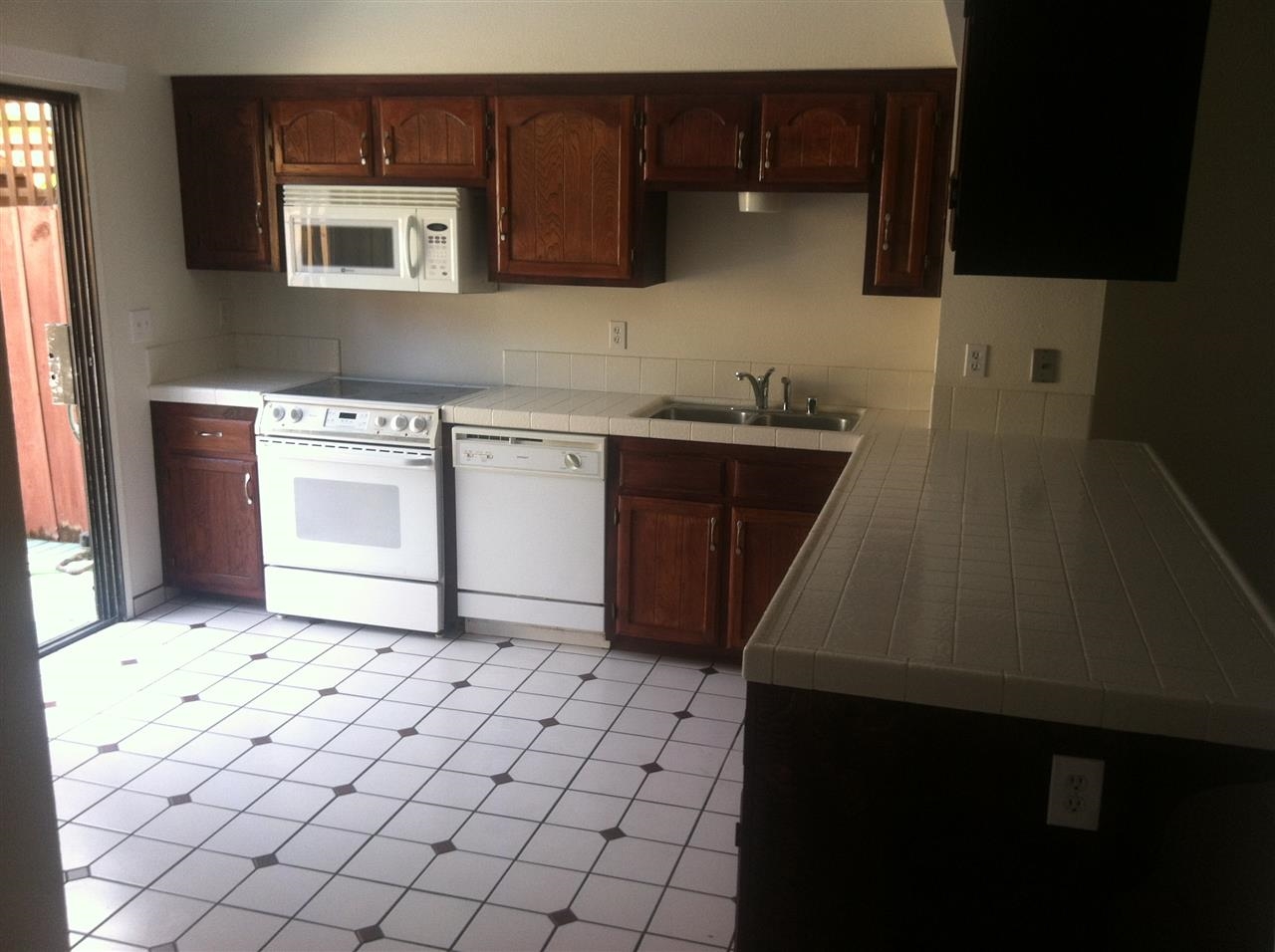 3420 Fairlomas Rd, National City, CA 91950 photo 5