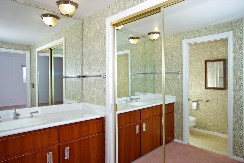 8761 Cliffridge, La Jolla, CA 92037 photo 12