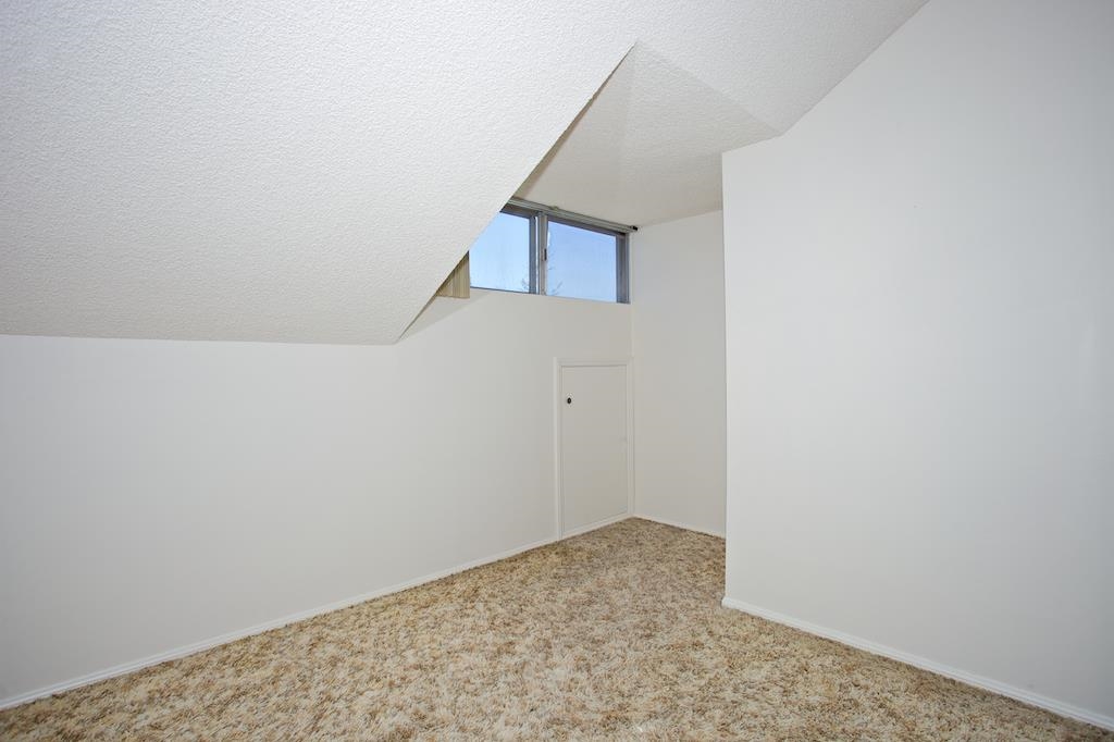 8761 Cliffridge, La Jolla, CA 92037 photo 15