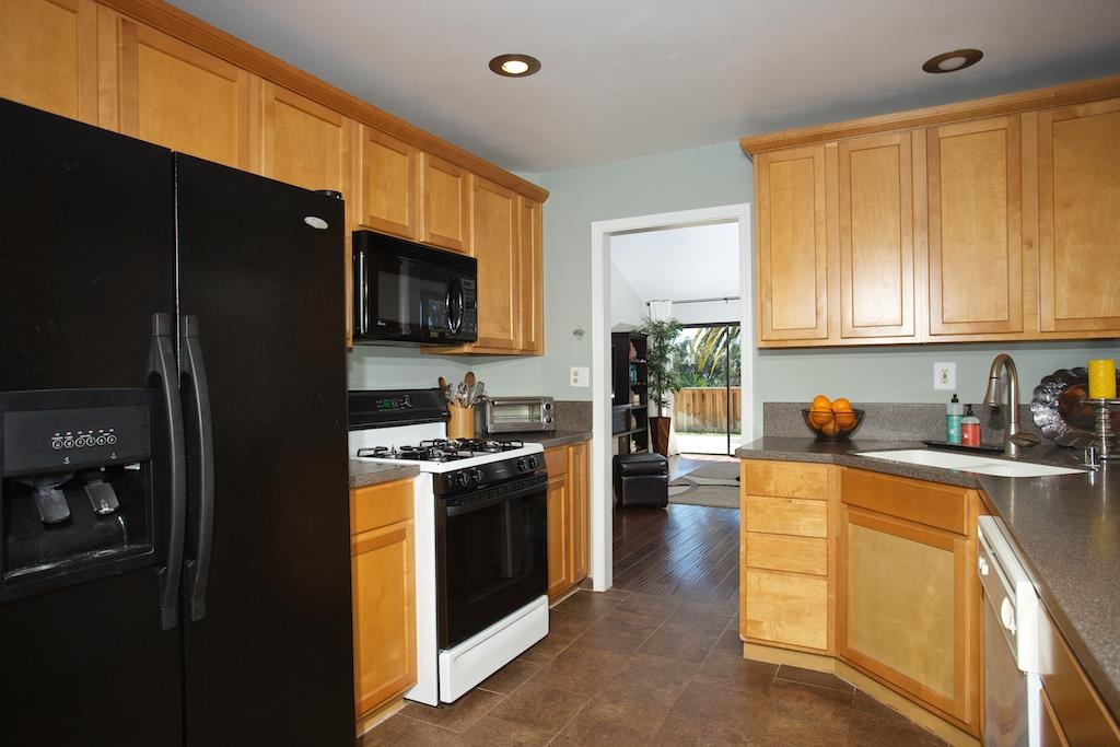 1859 Guilder Gln, Escondido, CA 92029 photo 8