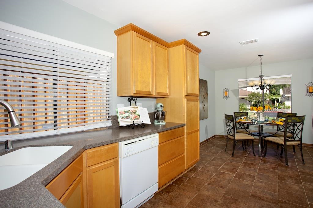 1859 Guilder Gln, Escondido, CA 92029 photo 6