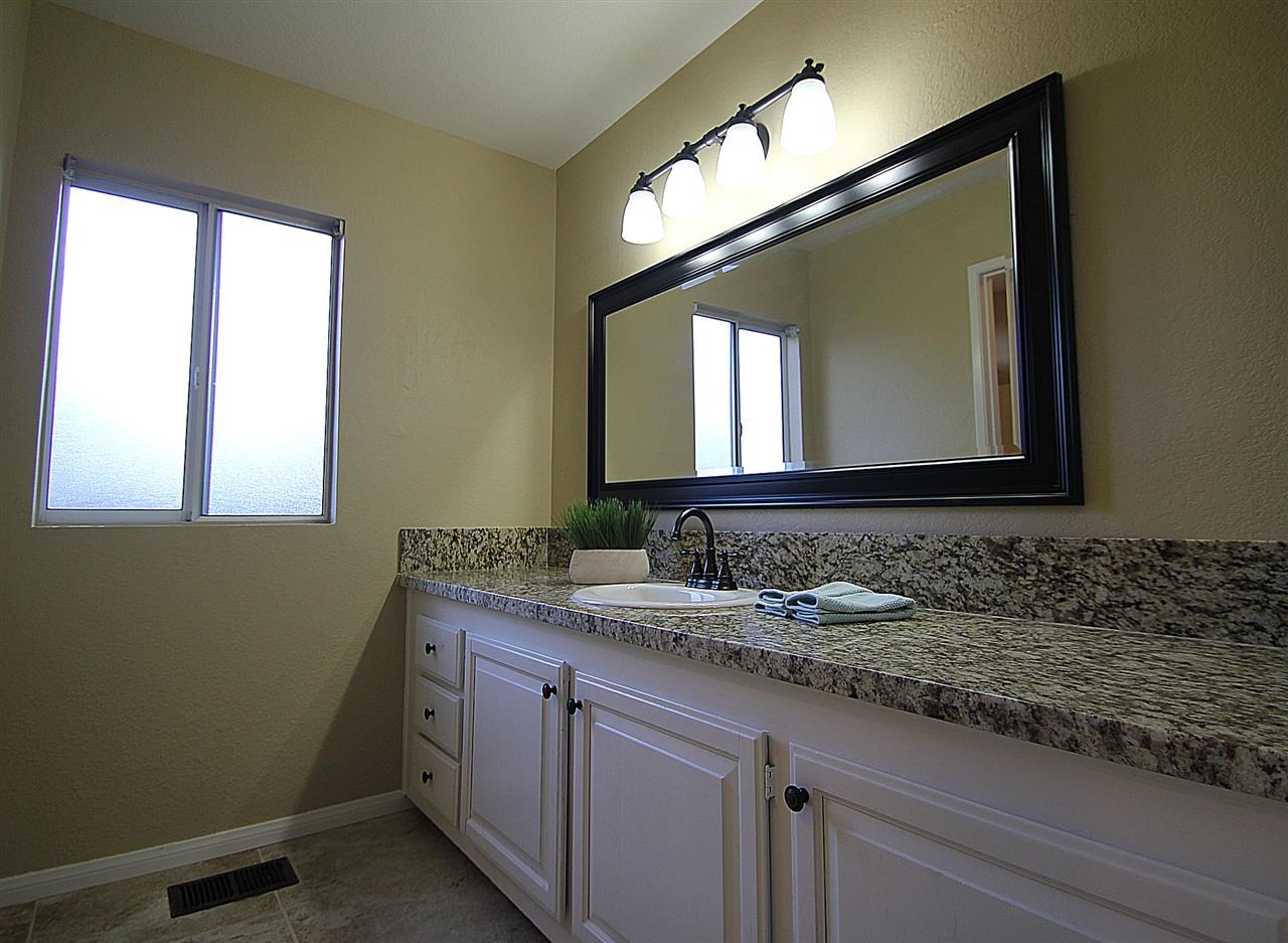 2353 Mapleleaf, Vista, CA 92081 photo 9