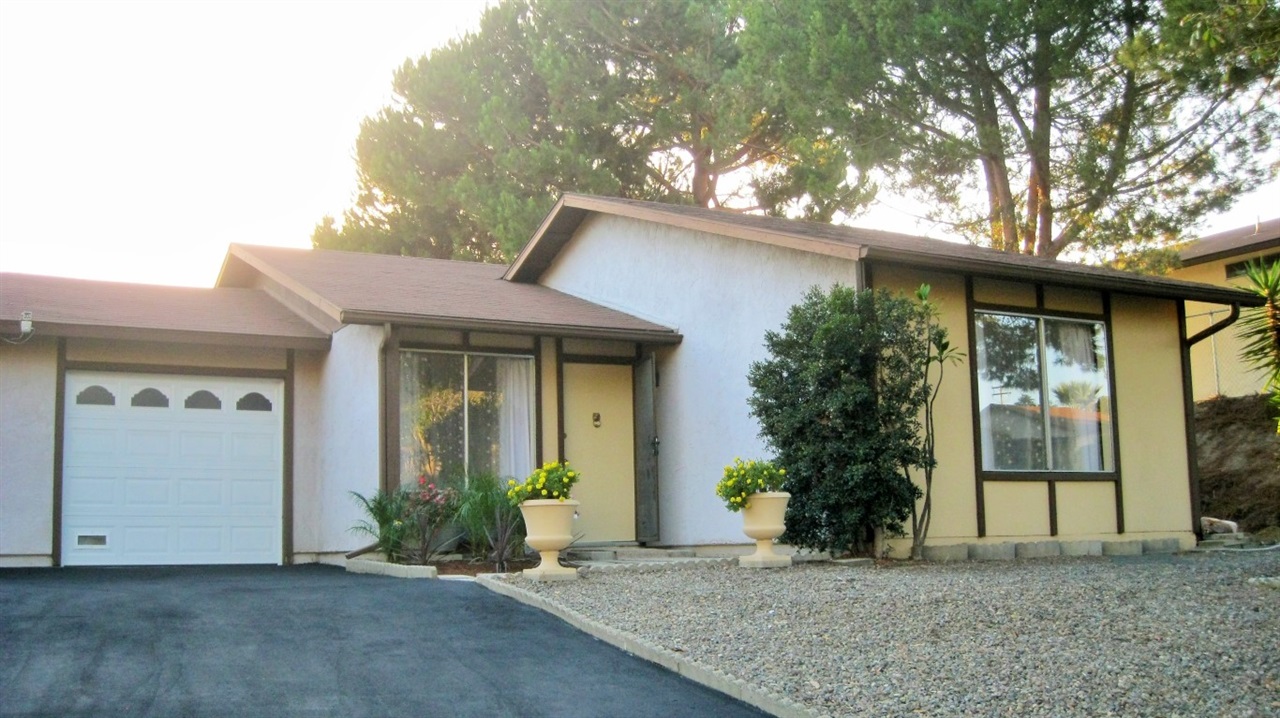 1425 Temple Hts, Oceanside, CA 92056 photo 1