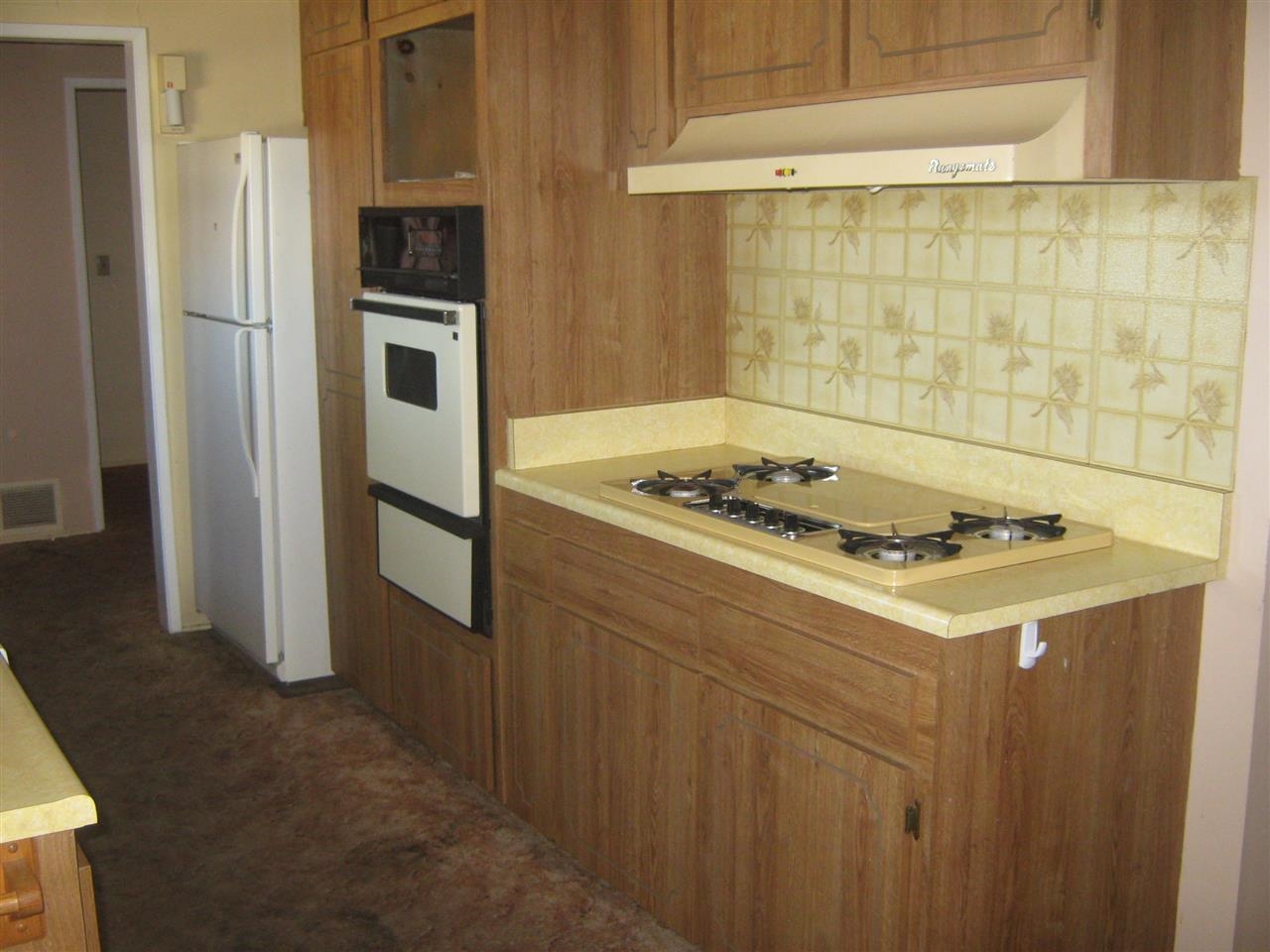 9302 Oakbourne Rd, Santee, CA 92071 photo 2