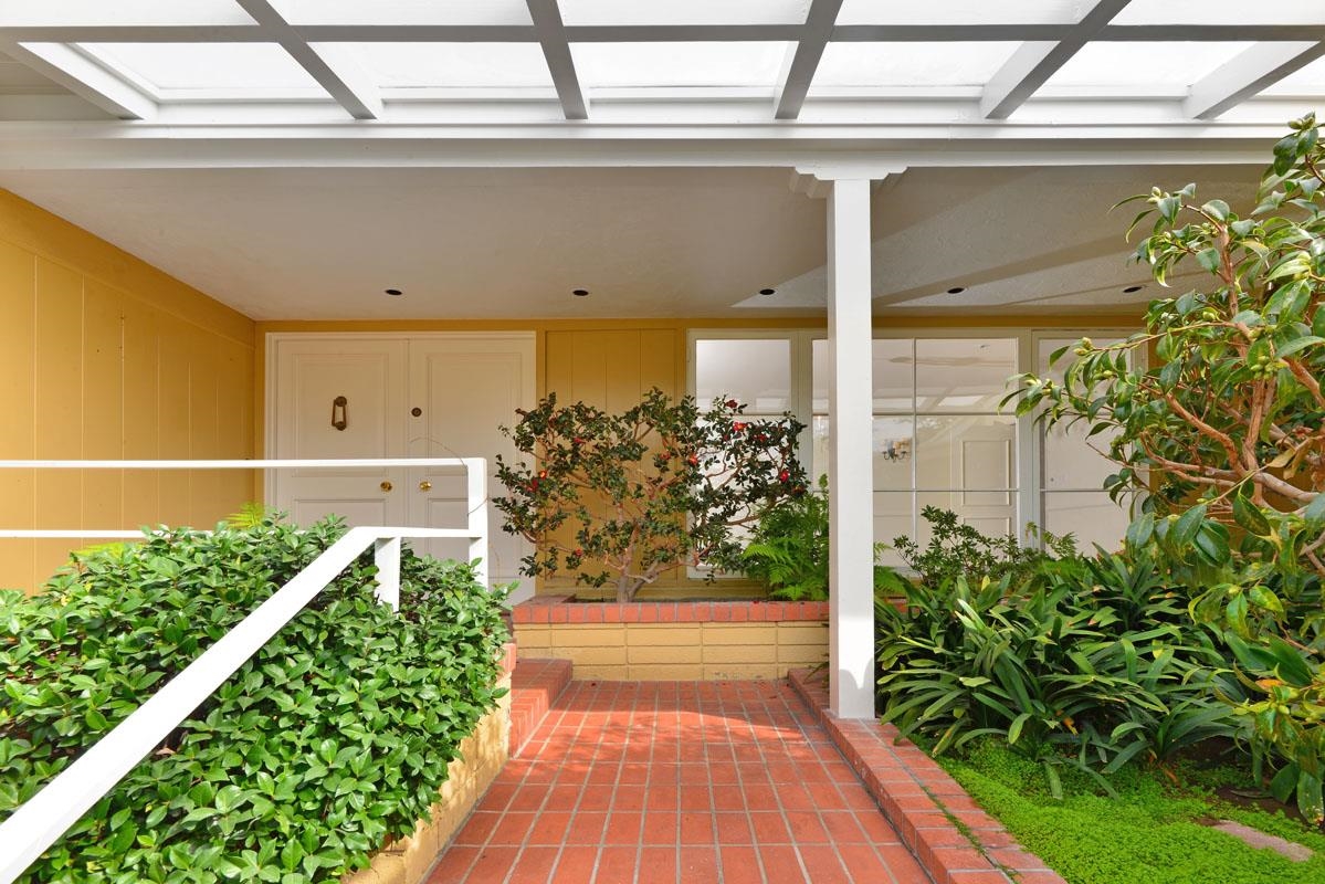 7915 Lowry Ter, La Jolla, CA 92037 photo 4