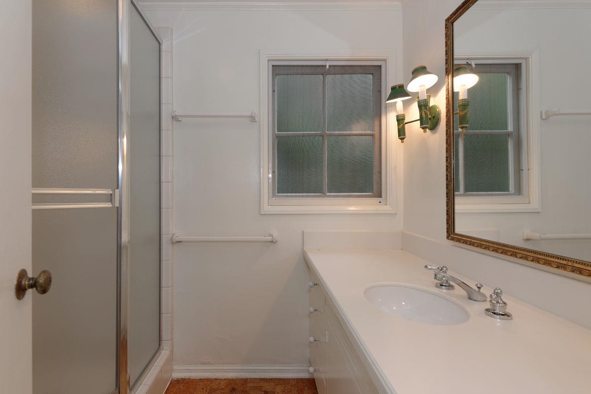 7915 Lowry Ter, La Jolla, CA 92037 photo 20