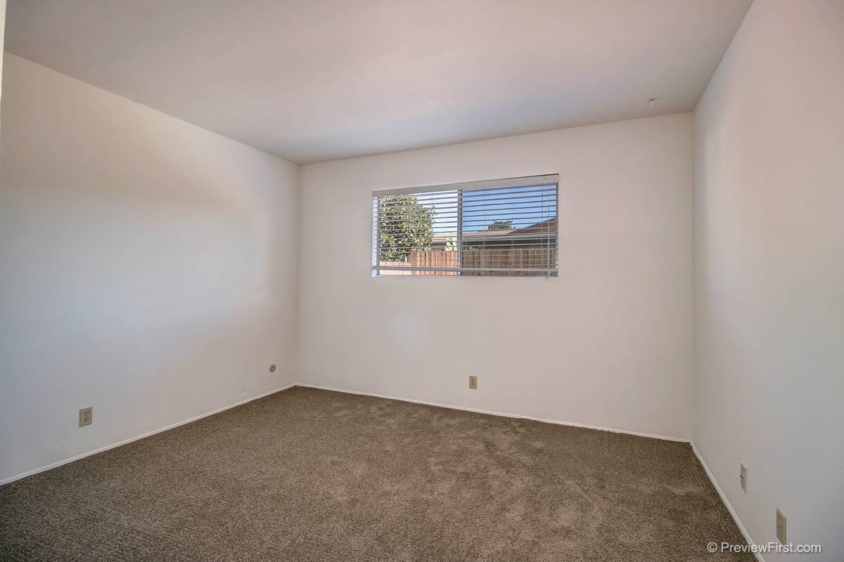 114 Magdalena Dr, Oceanside, CA 92057 photo 7