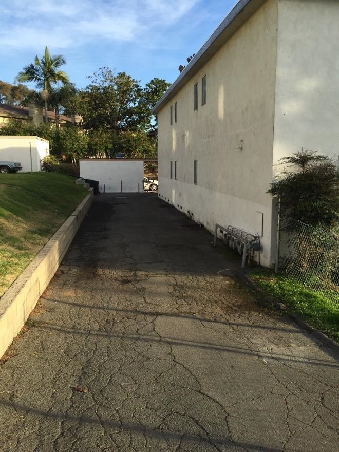 286 Alestar St, Vista, CA 92084 photo 3