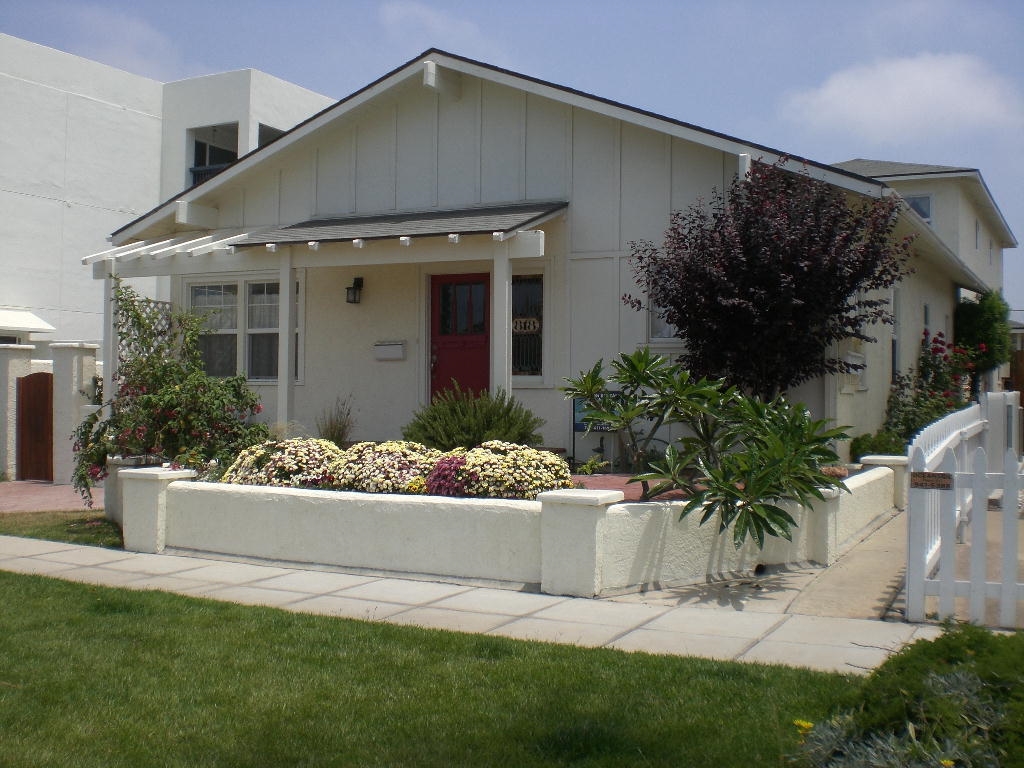 818 N Pacific St, Oceanside, CA 92054 photo 1