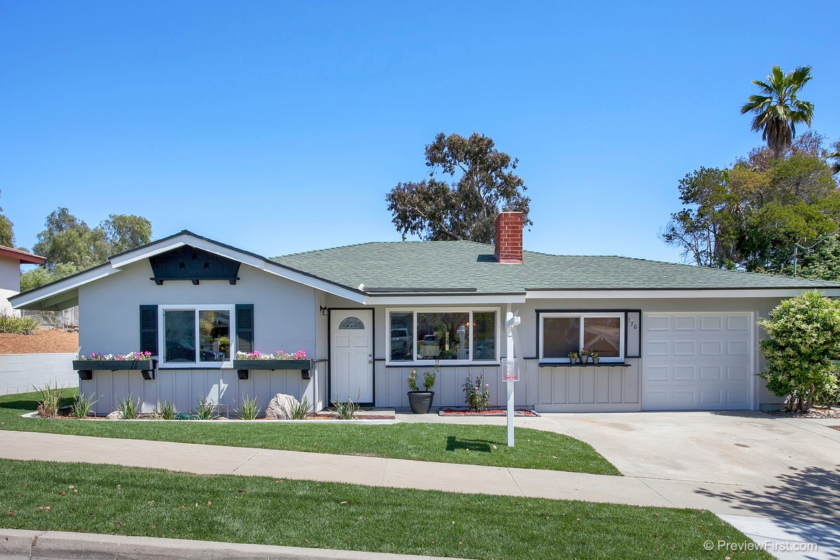 170 Edgewood Dr, Oceanside, CA 92054 photo 1
