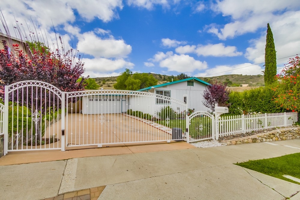 14337 High Pine St, Poway, CA 92064 photo 1