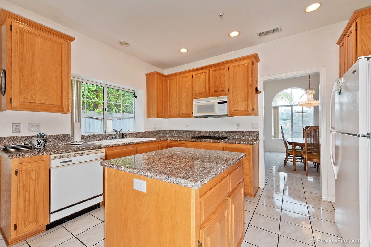 1446 Alta Vista Dr, Vista, CA 92084 photo 6