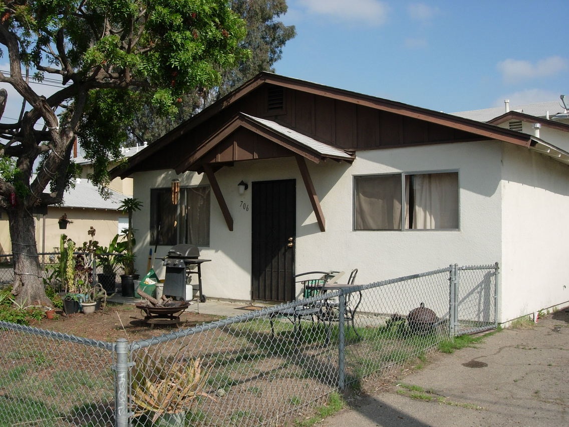 706 E Mission Ave, Escondido, CA 92025 photo 3