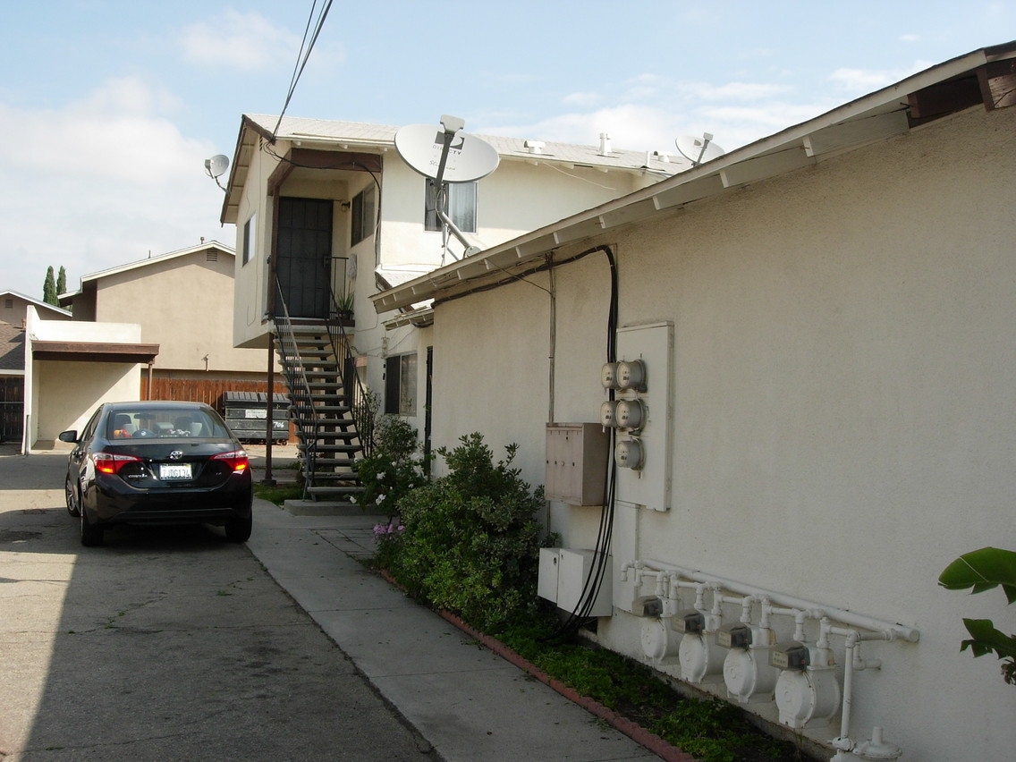 706 E Mission Ave, Escondido, CA 92025 photo 2