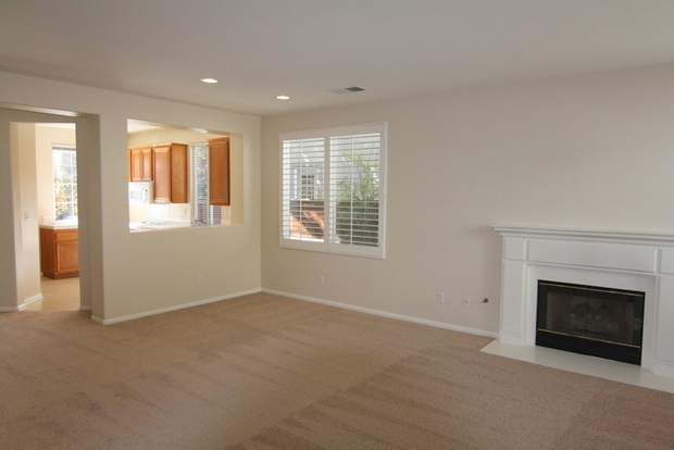 548 Dew Point Ave, Carlsbad, CA 92011 photo 2