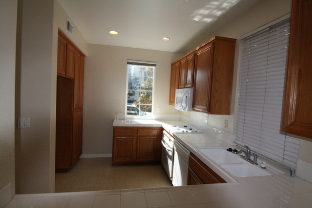 548 Dew Point Ave, Carlsbad, CA 92011 photo 5