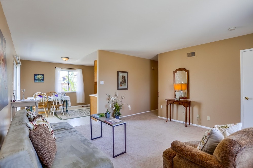 4831 Sol Sitio, Oceanside, CA 92057 photo 5